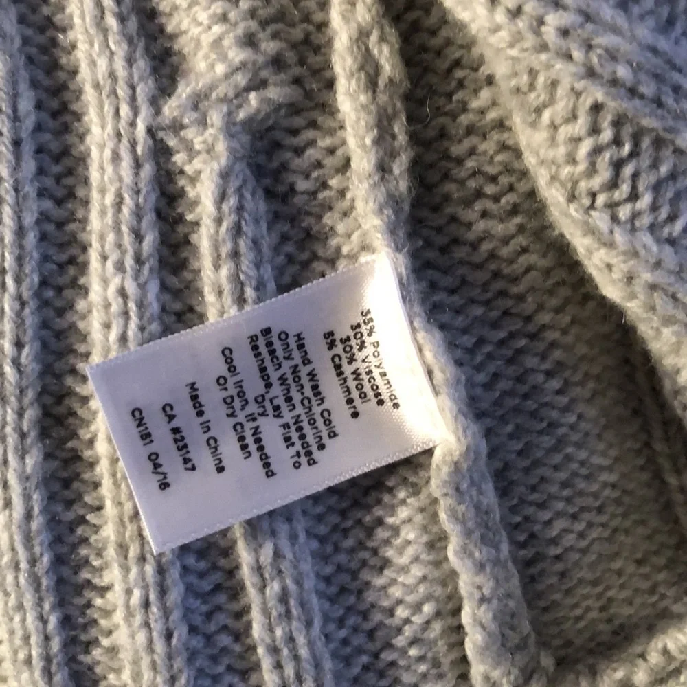Beautiful Talbots sweater - Picture 7 of 9